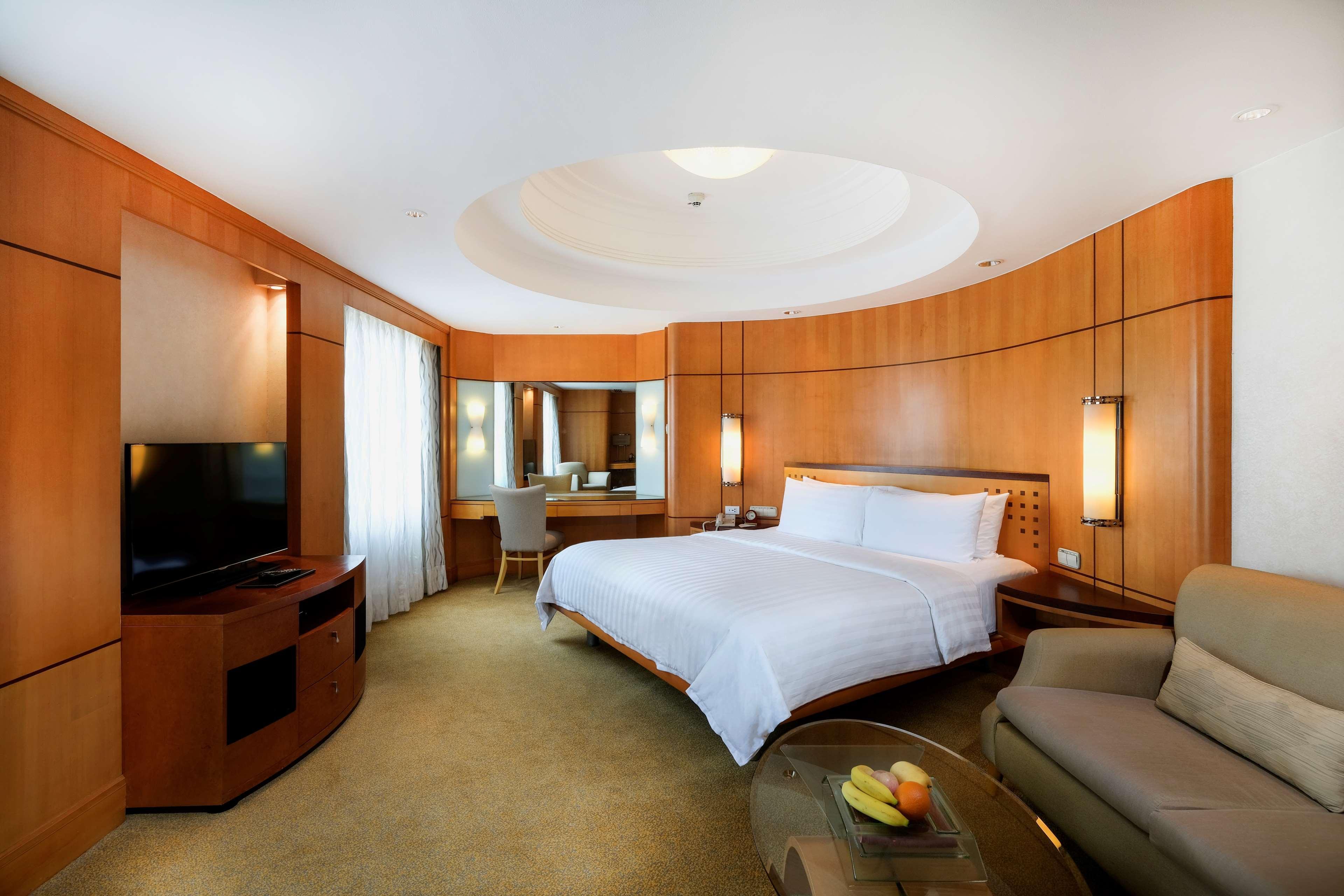 Makati Shangri-la, Manila Hotel 5*